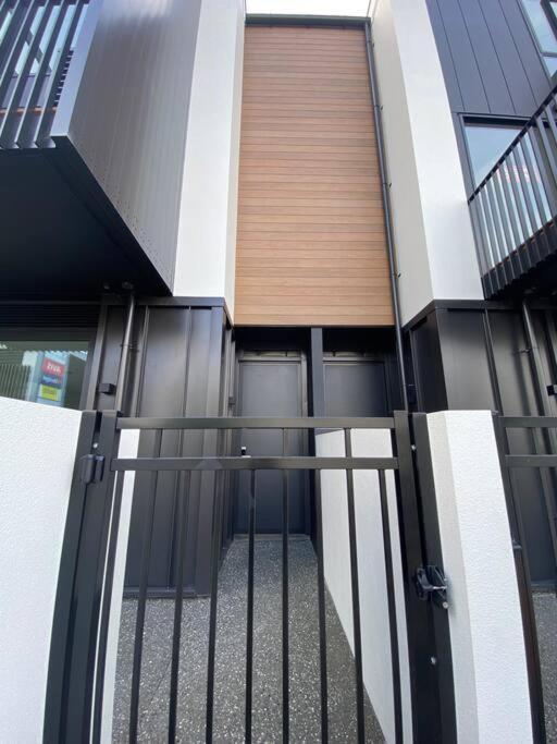 Modern Central Living 基督城 外观 照片